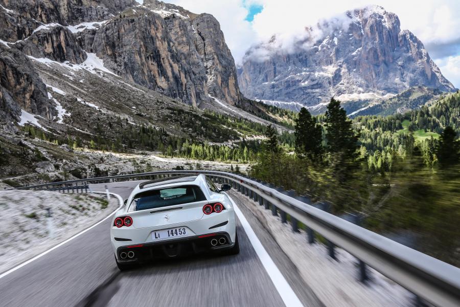  Ferrari GTC4Lusso 2016 года  (WW) (фото 17 из 58)